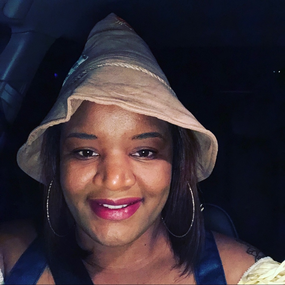 Meet your Posher, Renee